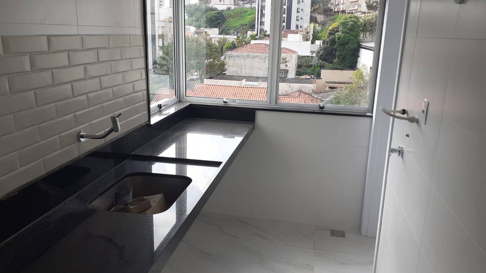 Apartamento à venda com 3 quartos - Foto 2