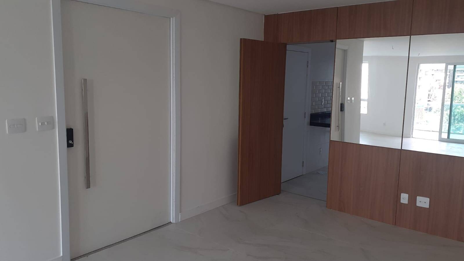 Apartamento à venda com 3 quartos - Foto 4