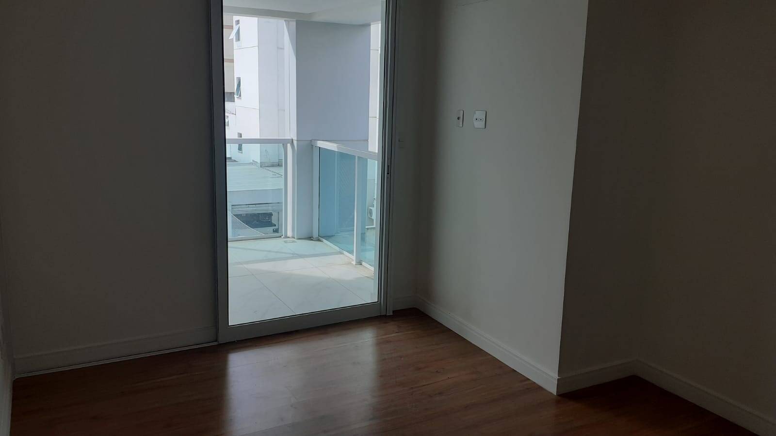 Apartamento à venda com 3 quartos - Foto 8